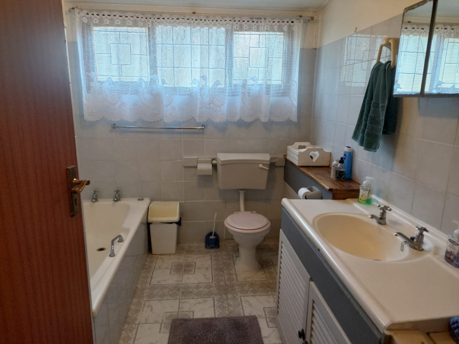 4 Bedroom Property for Sale in Christmas Rock Eastern Cape